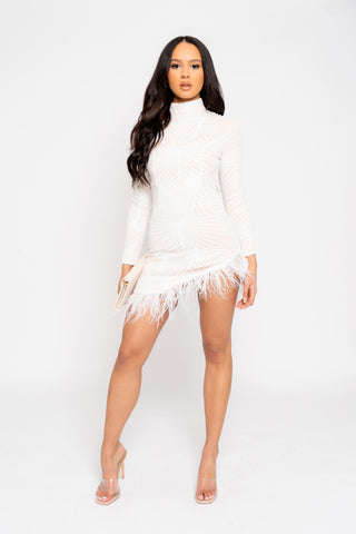 Glittery White Feather Feather Cocktail Dress With Beaded Long Sleeves Mini  Length For Prom, Formal Evening Party, Homecoming 2023 Collection From  Verycute, $64.59